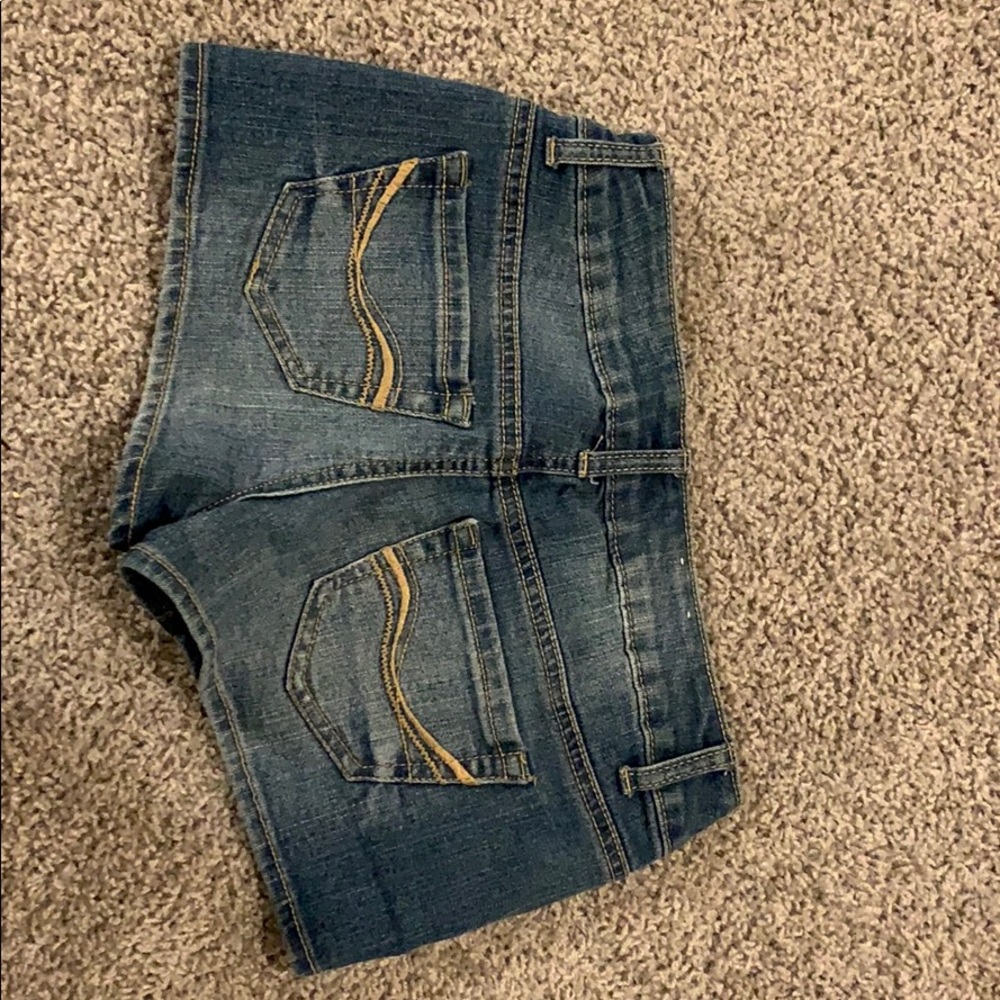 Jean shorts. - Picture 2 of 4